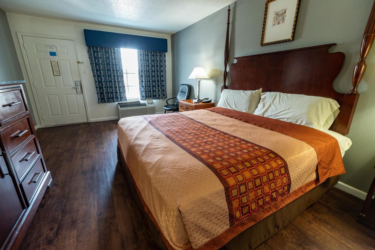 American Inn & Suites Ръселвил Екстериор снимка