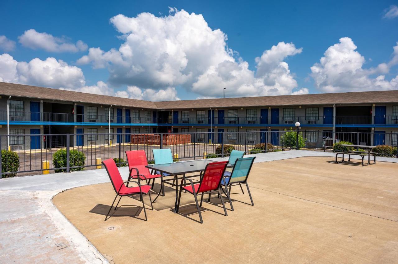 American Inn & Suites Ръселвил Екстериор снимка